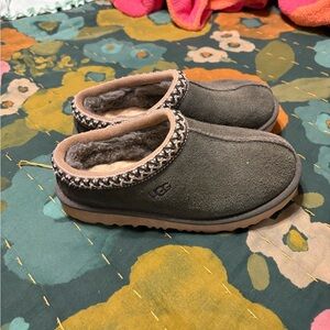 UGG Kids Green and Tan Tasman Slippers